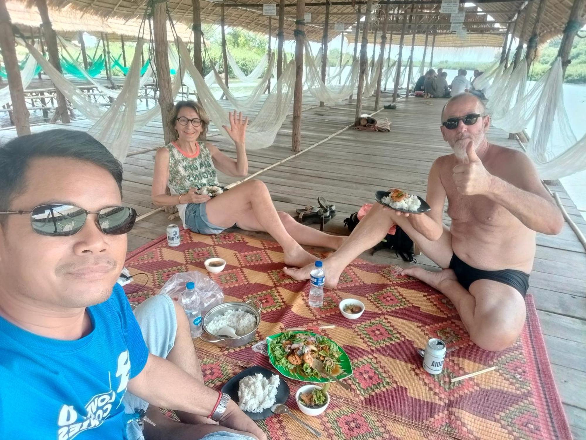 Dolphin Home Stay New Kratie Ngoại thất bức ảnh