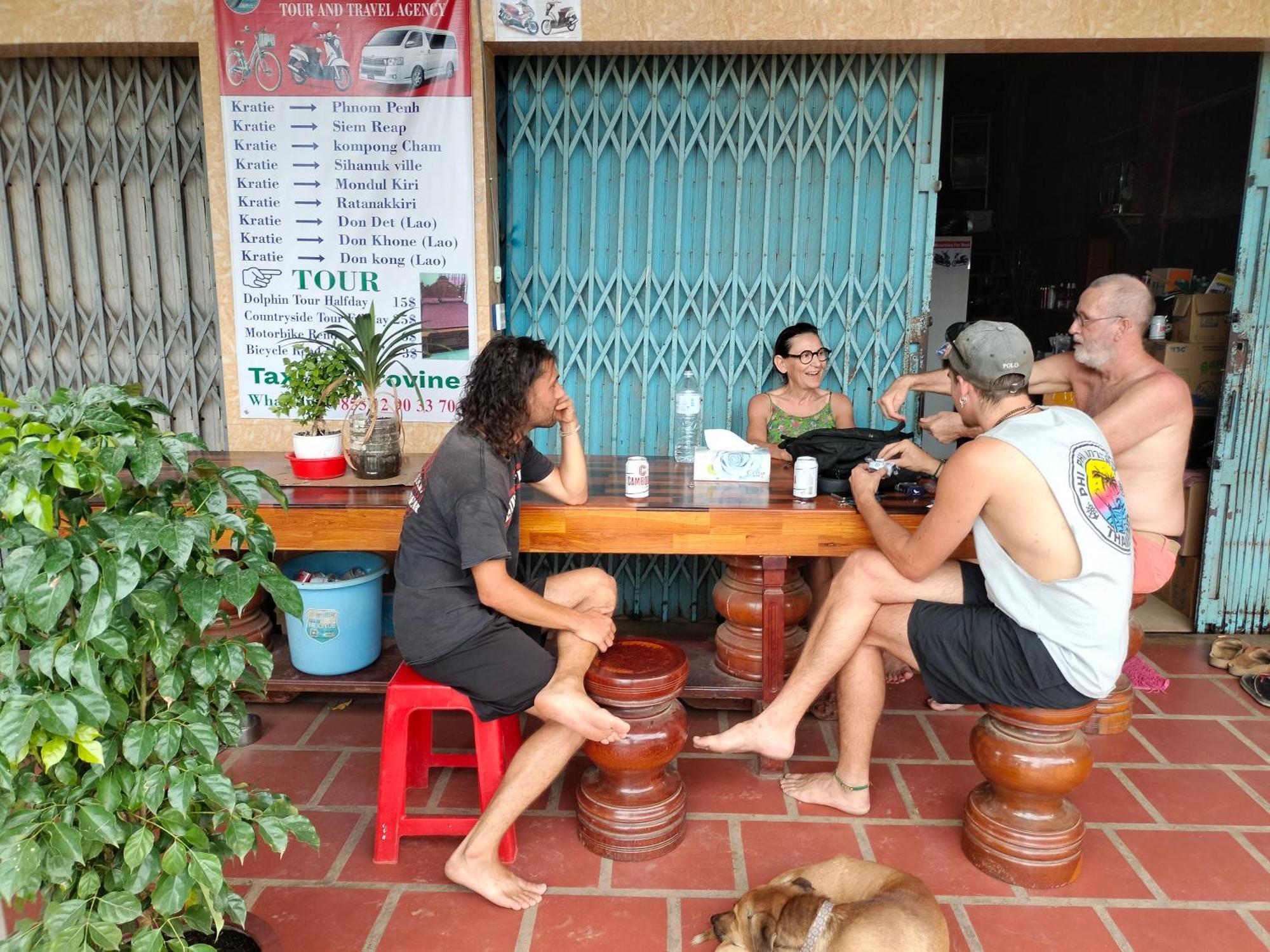 Dolphin Home Stay New Kratie Ngoại thất bức ảnh